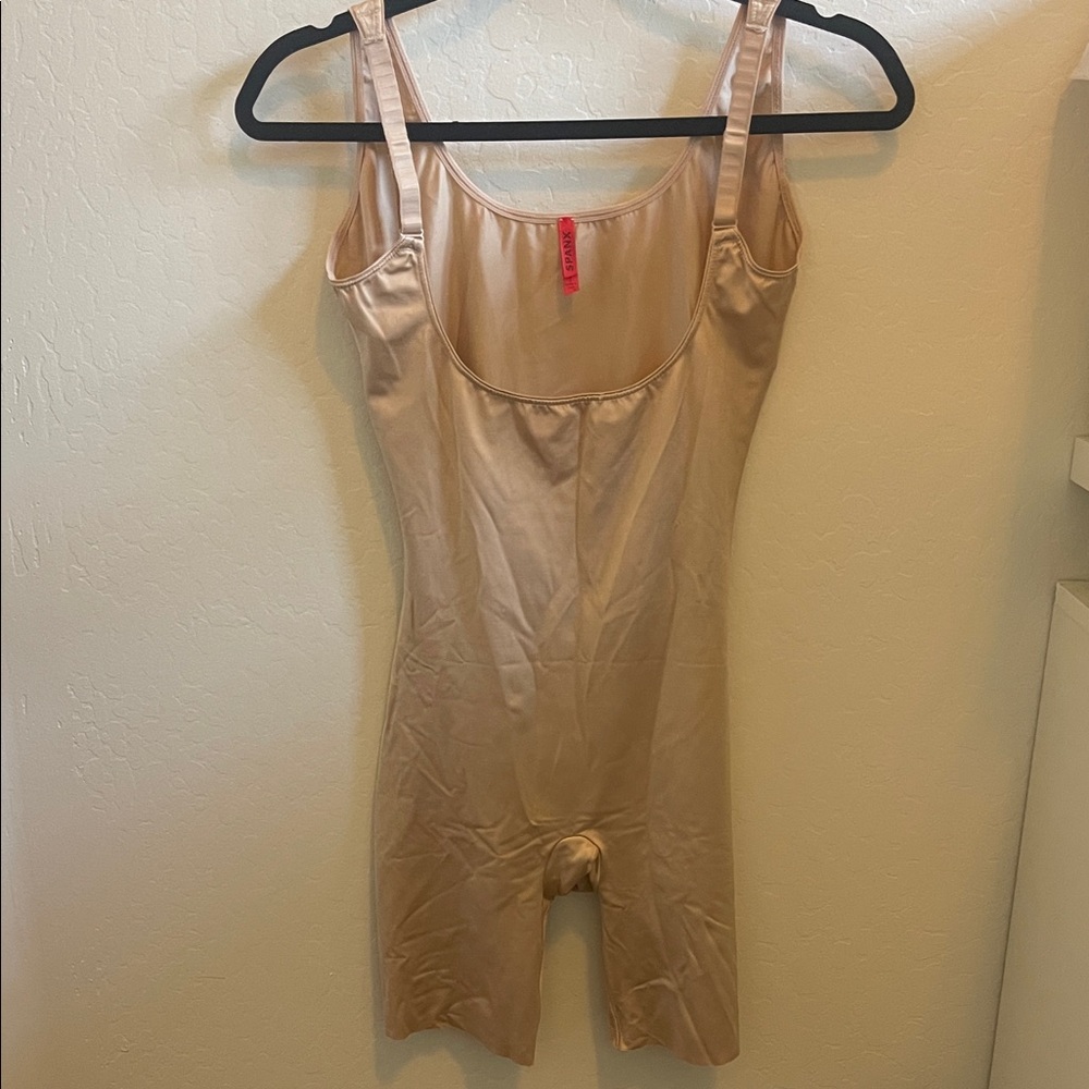 Spanx one piece full Women's Tan Shapewear Bodysuit Large Sculpt Chic
